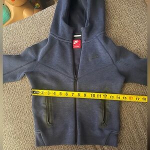 Boys Nike Tech Navy Size small